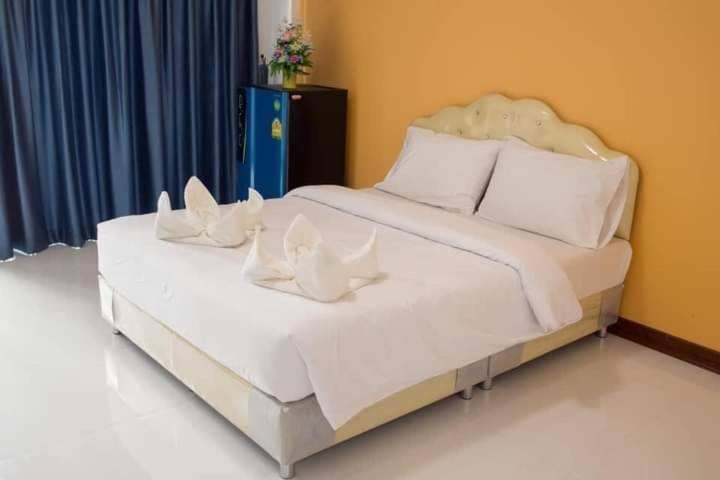 Vatchara Northgate Hotel 나콘사완 외부 사진